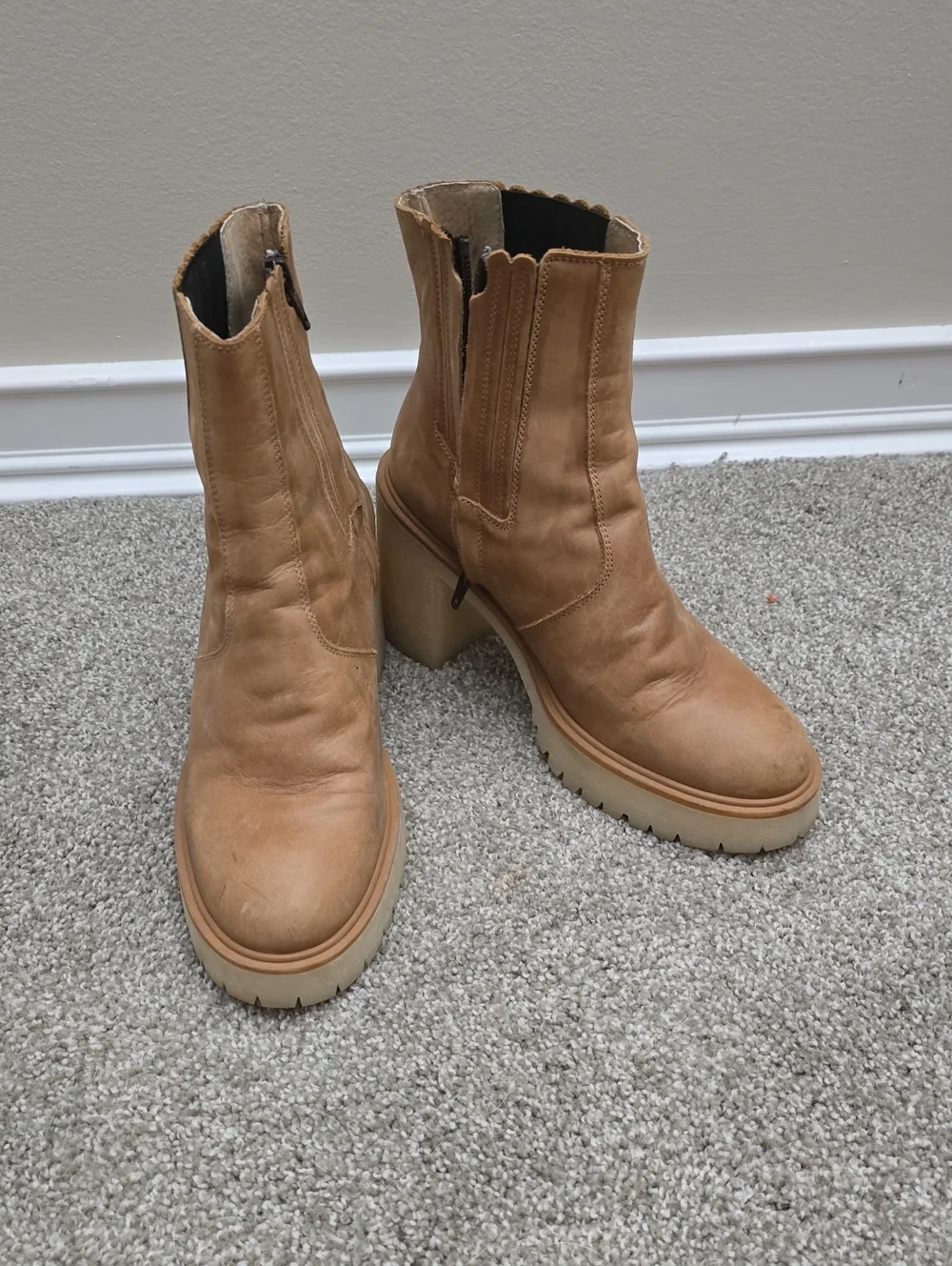 Free People Tan Chelsea Platform Boots Size 39 Size 8 Womens